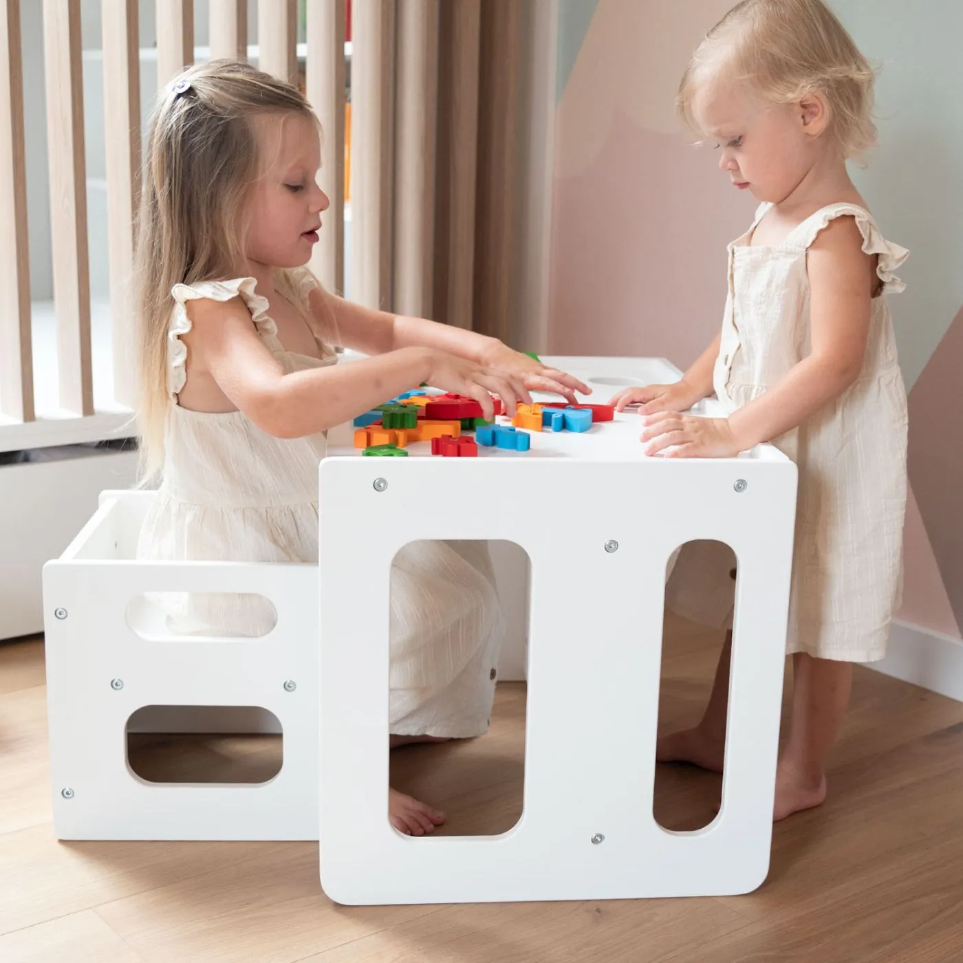 2-in-1 Tisch- und Stuhl-Set für Kinder mit Bauklötzen