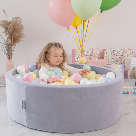 KiddyMoon Rund Bällebad Velvet Bällepool 7Cm Ballgruben Für Babys Spielbad Kleinkinder, Hergestellt in der EU, Berggrau:  Pastellbeige/ Grüngrau/ Pastellgelb/ Weiß