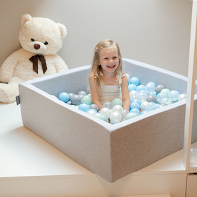 KiddyMoon Bällebad Bällepool mit bunten Bällen 7Cm  für Babys Kinder Rund, Hellgrau: Perle/ Grau/ Transparent/ Baby Blau/ Mint