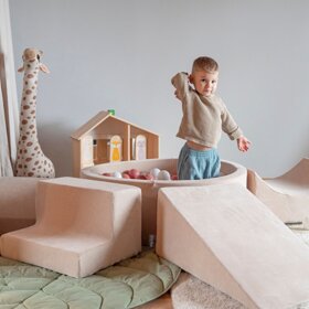 KiddyMoon Spielplatz Velvet Aus Schaumstoff Mit Samt Rund Bällebad Ballgruben Für Babys Spielbad Hindernisläufen, Hergestellt In Der EU, Sandbeige: Braun/ Kupferrot/ Pastellbeige/ Lachsfarben