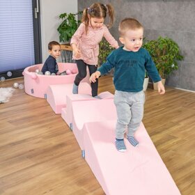 KiddyMoon Spielplatz aus Schaumstoff mit Bällebad und Bällen Hindernisläufen, Pink: Perle/ Grau/ Transparent/ Puderrosa