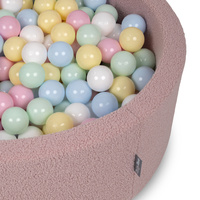 KiddyMoon Bällebad für Baby mit Teddy-Plüsch, Größere 7 cm Bälle für Eine Vollere Füllung, ab 8 Monaten, Abnehmbarer Bezug, Rosa: Pastellblau/Pastellgelb/Weiß/Mint/Puderrosa, 90 x 30 cm 200 Bälle