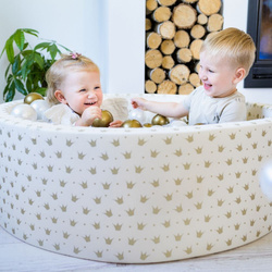 KiddyMoon Rund Bällebad Bällepool 7Cm Kronen-Muster Ballgruben Für Babys Spielbad Kleinkinder, Hergestellt in der EU, Golden-Ecru: Puderrosa/ Perle/ Gelb