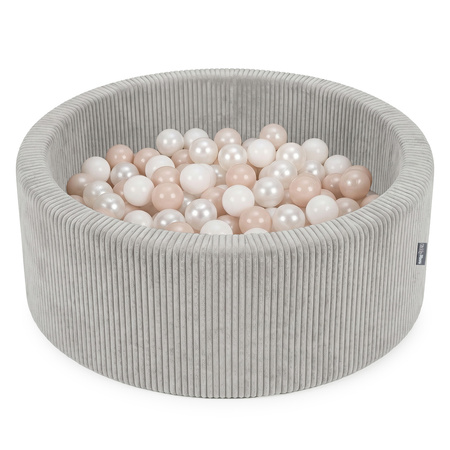 KiddyMoon Bällebad Kinder Schaumstoff rund 90 x 30 cm, Bällepool Baby ab 8 Monaten, strukturierter Rippbezug, stabile 5 cm Wände, Hellgrau: Pastellbeige/Weiß/Perle, 90 x 30 cm 200 Bälle