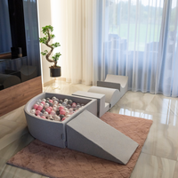 KiddyMoon Bällebad Bällepool mit bunten Bällen ∅ 7Cm für Babys Kinder Quadrat, hellgrau:weiß/grau/rosa, 90x30cm/200 Bälle