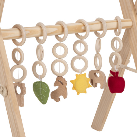 KiddyMoon Hölzerne Spielzeug für Kleinkinder mit hängenden Elementen Spiel Montessori Spielzeug für Kleinkind Übung Baby Gym, Natürlich mit Waldgrün Spielmatte, UNI