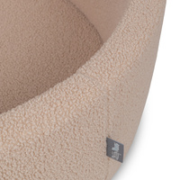 KiddyMoon Bällebad für Baby mit Teddy-Plüsch, Größere 7 cm Bälle für Eine Vollere Füllung, ab 8 Monaten, Abnehmbarer Bezug, Beige, 90 x 30 cm Ohne Bälle