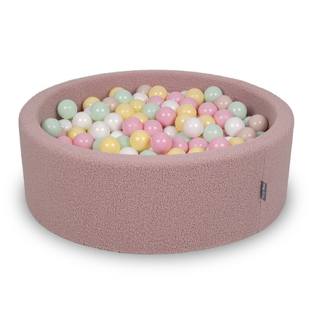 KiddyMoon Bällebad für Baby mit Teddy-Plüsch, Größere 7 cm Bälle für Eine Vollere Füllung, ab 8 Monaten, Abnehmbarer Bezug, Rosa: Pastellbeige/Pastellgelb/Weiß/Mint/Puderrosa, 90 x 30 cm 300 Bälle