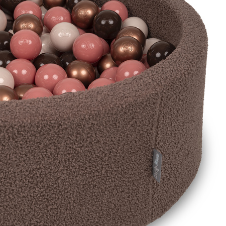KiddyMoon Bällebad für Baby mit Teddy-Plüsch, Größere 7 cm Bälle für Eine Vollere Füllung, ab 8 Monaten, Abnehmbarer Bezug, Braun: Braun/Kupfer/Pastellbeige/Lachs, 90 x 30 cm 300 Bälle