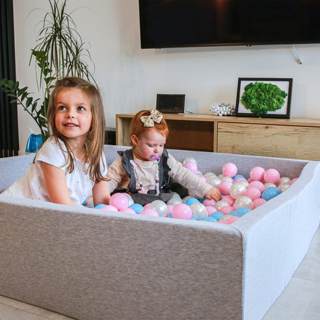 KiddyMoon Quadrat Bällebad Bällepool ∅ 7Cm Eckig Ballgruben Für Babys Spielbad Kleinkinder, Hergestellt in der EU, hellgrau:babyblau-puderrosa-perle, 120x30cm/200 Bälle