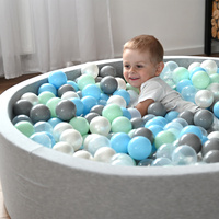 KiddyMoon Bällebad Bällepool mit bunten Bällen ∅ 7Cm  für Babys Kinder Rund, hellgrau:perle/grau/transparent/baby blau/mint, 90x30cm/200 Bälle