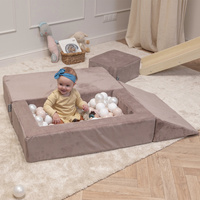 KiddyMoon Kindersofa Modular mit Weichem Zwickel und Bällen Für Kinderzimmer Bequem Vielseitig Gerippter Stoff Abnehmbarer Bezug Perfekt zum Spielen und Entspannen, dunkelbeige: pastellbeige/weiß/perle, Sofa/Zwickel + 100 Bälle