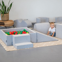 KiddyMoon Spielplatz aus Schaumstoff Würfel/Zwickel L/Hügel/Tunnel/Rampe M/Kopfteil M/Stüfchen PPZ-217, hellgrau, kostki/klin L/górka/tunel/rampa L/półwałek L/schodek