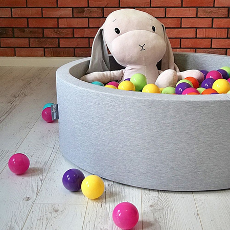 KiddyMoon Bällebad Bällepool mit bunten Bällen ∅ 7Cm  für Babys Kinder Quadrat, hellgrau:hellgrün/gelb/türkis/orange/d rosa/violet, 90x30cm/200 Bälle