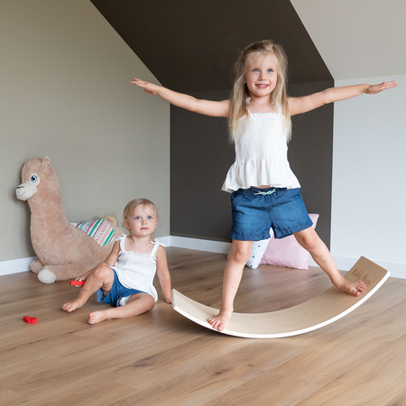 KiddyMoon Balance Board aus Holz für Kinder, Babys Montessori Spielzeug, Gleichgewicht, Balancieren Babys Holzspielzeug, Balancebrett Wackelbrett Gleichgewicht, Grau, 83x29,5x1,4 cm