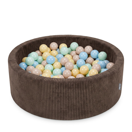 KiddyMoon Bällebad für Kinder aus Schaumstoff, weicher Rippbezug, abnehmbarer Bezug, waschbar, Braun: Pastellbeige/Pastellblau/Pastellgelb/Minze, 90 x 30 cm 200 Bälle