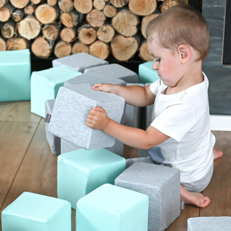 KiddyMoon Schaumstoff Würfel für Baby Weiche Blöcke Schaum Spielzeug Montessori-Spielzeug mit Schaum und viel Spaß für Kinder, Hergestellt in der EU, Blöcke: hellgrau-dunkelgrau-pink-mint, 6 Stücke