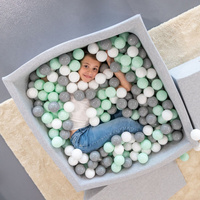 KiddyMoon Bällebad Bällepool mit bunten Bällen ∅ 7Cm  für Babys Kinder Quadrat, hellgrau:weiß/grau/mint