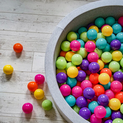 KiddyMoon Rund Bällebad Bällepool ∅ 7Cm Ballgruben Bunten Bällen Für Babys Spielbad Kleinkinder, Hergestellt in der EU, hellgrau:hellgrün-gelb-türkis-orange-dunkelpink-violett, 120x30cm/300 Bälle