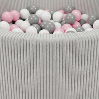 KiddyMoon Bällebad für Kinder aus Schaumstoff, 90 x 30 cm, weicher Rippbezug, abnehmbarer Bezug, weiches und sicheres Spielzeug, waschbar, Hellgrau: Weiß/Grau/Puderrosa, 90 x 30 cm 200 Bälle