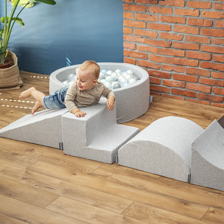 KiddyMoon Quadrat Bällebad Bällepool ∅ 7Cm Eckig Ballgruben Für Babys Spielbad Kleinkinder, Hergestellt in der EU, hellgrau:babyblau-puderrosa-perle, 120x30cm/600 Bälle