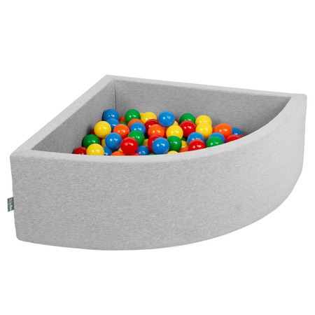 KiddyMoon Viertel Eckig Bällebad Bällepool ∅ 7Cm Ballgruben Für Babys Spielbad Kleinkinder, Hergestellt in der EU, hellgrau:gelb/grün/rot/orange, 90 x 30 cm 200 Bälle