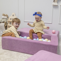 KiddyMoon Kindersofa Modular mit Weichem Zwickel und Bällen Für Kinderzimmer Bequem Vielseitig Gerippter Stoff Abnehmbarer Bezug Perfekt zum Spielen und Entspannen, violett: pastellblau/pastellgelb/weiß/mint/puderrosa, Sofa/Zwickel + 100 Bälle