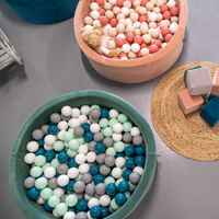 KiddyMoon Rund Bällebad Velvet Bällepool ∅ 7Cm Ballgruben Für Babys Spielbad Kleinkinder, Hergestellt in der EU, waldgrün: dunkeltürkis/grau/weiß/minze, 90x30cm/300 Bälle