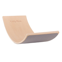 KiddyMoon Balance Board aus Holz für Kinder, Babys Montessori Spielzeug, Gleichgewicht, Balancieren Babys Holzspielzeug, Balancebrett Wackelbrett Gleichgewicht, Natürlich, 83x29,5x1,7 cm/Filz