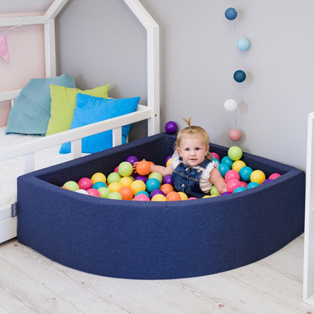 KiddyMoon Viertel Eckig Bällebad Bällepool ∅ 7Cm Ballgruben Für Babys Spielbad Kleinkinder, Hergestellt in der EU, hellgrau:weiß/grau/blau/dunkelpink/helltürkis, 90x30cm/300 Bälle
