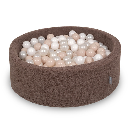 KiddyMoon Bällebad für Baby mit Teddy-Plüsch, Größere 7 cm Bälle für Eine Vollere Füllung, ab 8 Monaten, Abnehmbarer Bezug, Braun: Pastellbeige/Weiß/Perle, 90 x 30 cm 300 Bälle