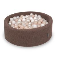 KiddyMoon Bällebad für Baby mit Teddy-Plüsch, Größere 7 cm Bälle für Eine Vollere Füllung, ab 8 Monaten, Abnehmbarer Bezug, Braun: Pastellbeige/Weiß/Perle, 90 x 30 cm 300 Bälle