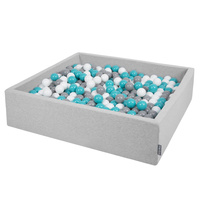 KiddyMoon Quadrat Bällebad Bällepool ∅ 7Cm Eckig Ballgruben Für Babys Spielbad Kleinkinder, Hergestellt in der EU, hellgrau:grau-weiß-türkis, 120x30cm/300 Bälle