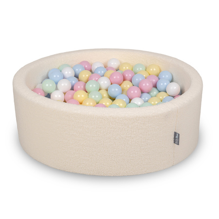KiddyMoon Bällebad für Baby mit Teddy-Plüsch, Größere 7 cm Bälle für Eine Vollere Füllung, ab 8 Monaten, Abnehmbarer Bezug, Creme: Pastellblau/Pastellgelb/Weiß/Mint/Puderrosa, 90 x 30 cm 200 Bälle
