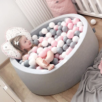 KiddyMoon Bällebad Bällepool mit bunten Bällen ∅ 7Cm für Babys Kinder Quadrat, hellgrau:weiß/grau/rosa
