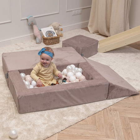 KiddyMoon Kindersofa Modular mit Weichem Zwickel und Bällen Für Kinderzimmer Bequem Vielseitig Gerippter Stoff Abnehmbarer Bezug Perfekt zum Spielen und Entspannen, dunkelbeige: pastellbeige/weiß/perle, Sofa/Zwickel + 100 Bälle