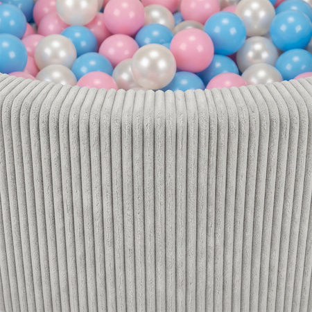KiddyMoon Bällebad Kinder Schaumstoff rund 90 x 30 cm, Bällepool Baby ab 8 Monaten, strukturierter Rippbezug, stabile 5 cm Wände, Hellgrau: Babyblau/Puderrosa/Perle, 90 x 30 cm 200 Bälle