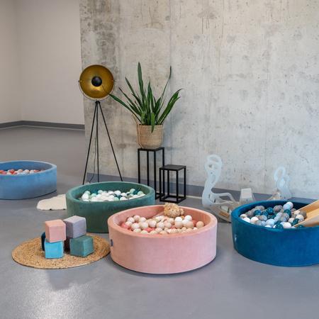 KiddyMoon Kinder Bälle für Bällebad Baby Spielbälle Plastikbälle ∅7cm Made in EU, dunkeltürkis/pastellbeige/weiß/minze, 700 Bälle/7cm