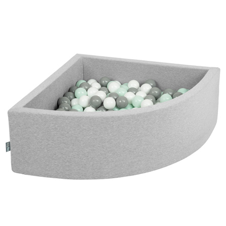 KiddyMoon Viertel Eckig Bällebad Bällepool ∅ 7Cm Ballgruben Für Babys Spielbad Kleinkinder, Hergestellt in der EU, hellgrau:weiß/grau/minze, 90 x 30 cm 300 Bälle