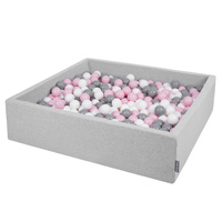 KiddyMoon Quadrat Bällebad Bällepool ∅ 7Cm Eckig Ballgruben Für Babys Spielbad Kleinkinder, Hergestellt in der EU, hellgrau:weiß-grau-puderrosa, 120x30cm/1000 Bälle
