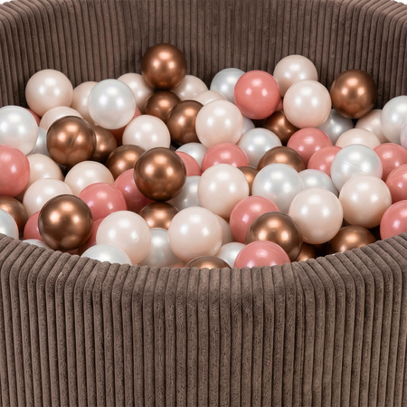 KiddyMoon Bällebad für Kinder aus Schaumstoff, weicher Rippbezug, abnehmbarer Bezug, waschbar, Braun: Pastellbeige/Kupfer/Perle/Lachsfarbe, 90 x 30 cm 200 Bälle