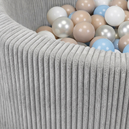 KiddyMoon Bällebad für Kinder aus Schaumstoff, weicher Rippbezug, abnehmbarer Bezug, waschbar, Hellgrau: Pastellbeige/Pastellblau/Weiß/Perle, 90 x 30 cm 200 Bälle