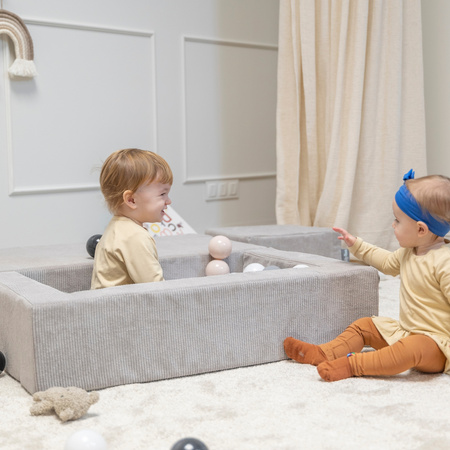 KiddyMoon Kindersofa und Bällen Für Kinder Weiches Schaumstoff-Sofa Leich Modulares Sofa Vielseitig Abnehmbarer Bezug Perfekt für Spiel Lernen und Entspannung, hellgrau: pastellbeige/grüngrau/pastellgelb/weiß, Sofa + 100 Bälle