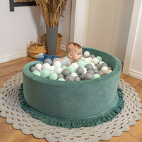 KiddyMoon Rund Bällebad Velvet Bällepool ∅ 7Cm Ballgruben Für Babys Spielbad Kleinkinder, Hergestellt in der EU, waldgrün: weiß/grau/mint, 90x30cm/200 Bälle