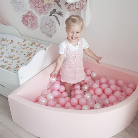 KiddyMoon Viertel Eckig Bällebad Bällepool ∅ 7Cm Ballgruben Für Babys Spielbad Kleinkinder, Hergestellt in der EU, hellgrau:grau/weiß/pink, 90 x 30 cm 300 Bälle
