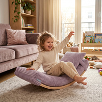 KiddyMoon Balance Board für Kinder aus Holz Balancierbrett mit Matratze und Kissen, Naturfarben/Violett, Balance Board/Matratze/Kissen
