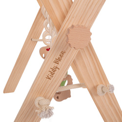 KiddyMoon Hölzerne Spielzeug für Kleinkinder mit hängenden Elementen Spiel Montessori Spielzeug für Kleinkind Übung Baby Gym, Natürlich mit Waldgrün Spielmatte, UNI